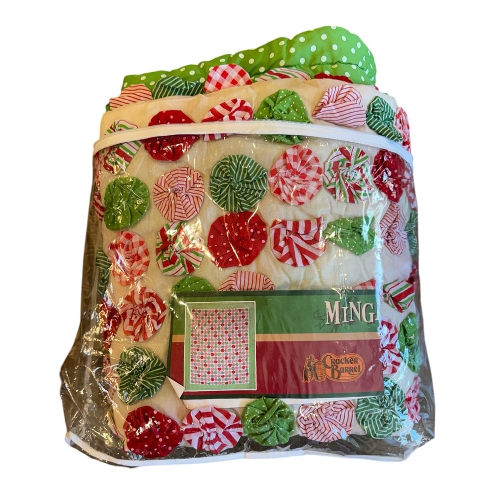 Cracker barrel mingle and jingle Christmas quilt 50x60”